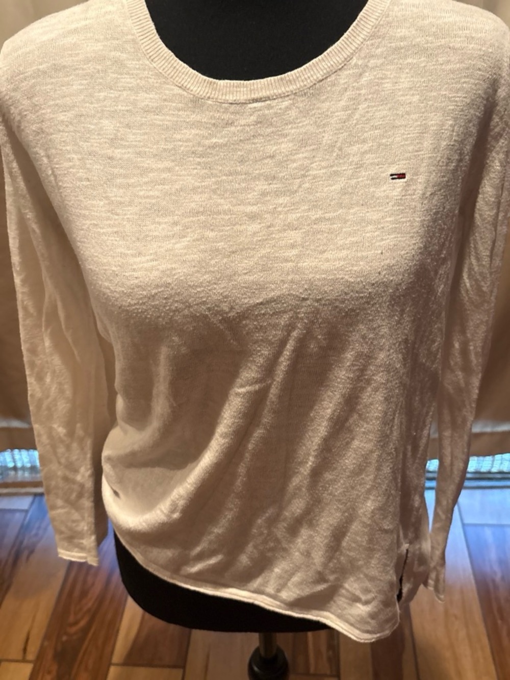 Tommy Hilfiger Women's Cream Long Sleeve Knit Tee with Logo